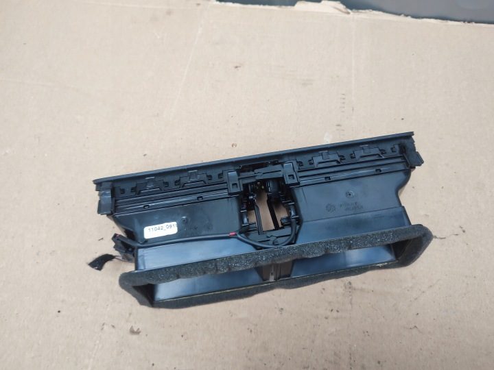 ДЕФЛЕКТОР ОБДУВА СРЕДНИЙ VW PASSAT B7 3AB819728A ЕВРОПА, фото 2