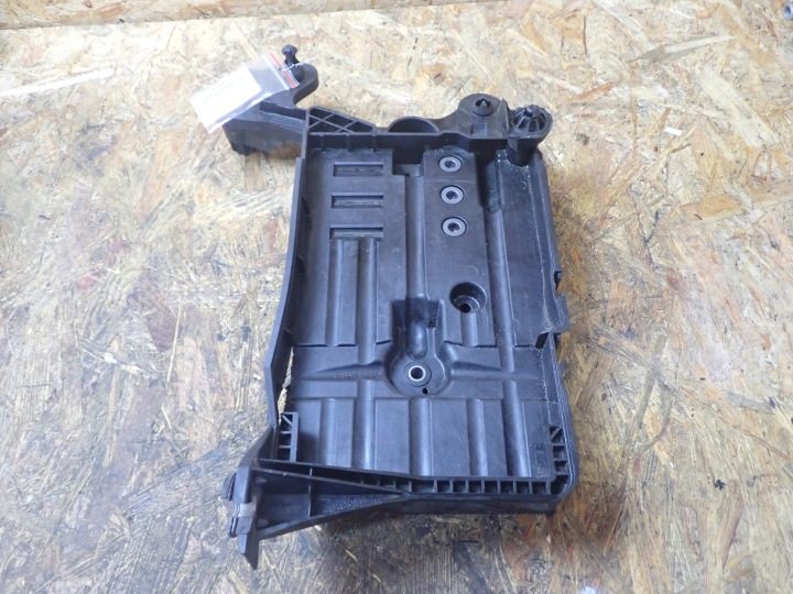 Кожух аккумулятора VW Audi Skoda 5Q0915321J 6102, фото 1