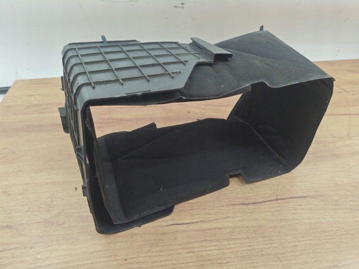 Площадка аккумулятора Audi A3 S3 8P 1K0915335C, фото 4