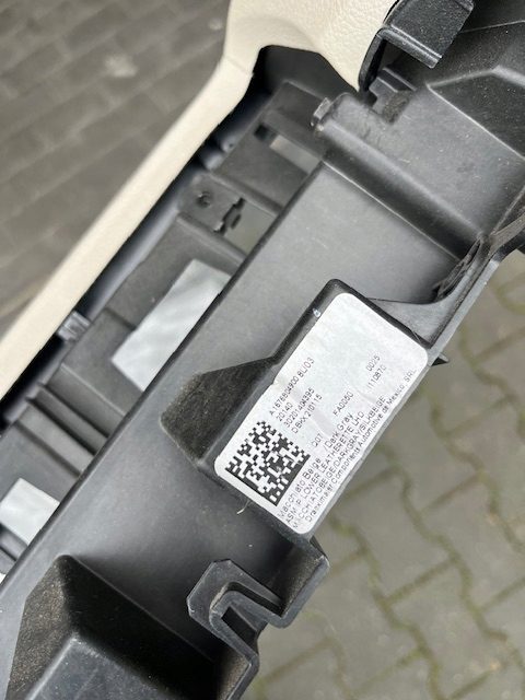Крышка рулевой колонки Mercedes-Benz GLE 2019 A1676804900, фото 2