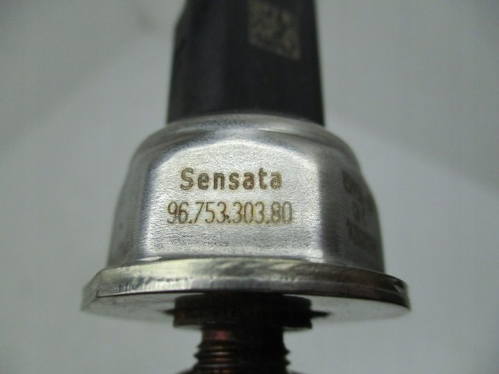Citroen C4 B7 208 10-18 1.2 THP HN01 датчик давления топлива 9675330380, фото 4