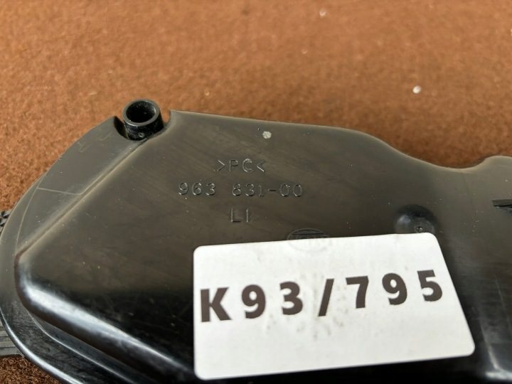VW Polo 6N рестайлинг 99-01 год левый крышка заглушка фары 963831-00 K93/795, фото 3