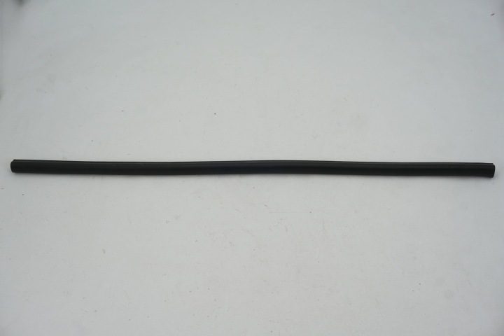 Уплотнитель крышки двигателя VW Golf VII 5G0823707, фото 1
