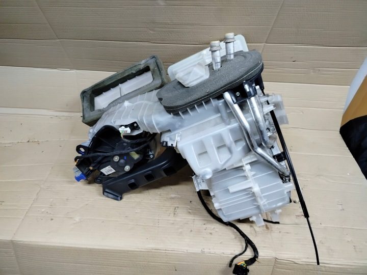 OPEL CORSA E ОТОПИТЕЛЬ ВЕНТИЛЯТОР 39033996, фото 1
