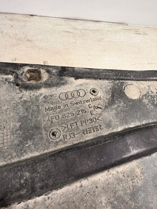Пластик защита днища левая Audi A6 C6 4F0825215 C E, фото 3