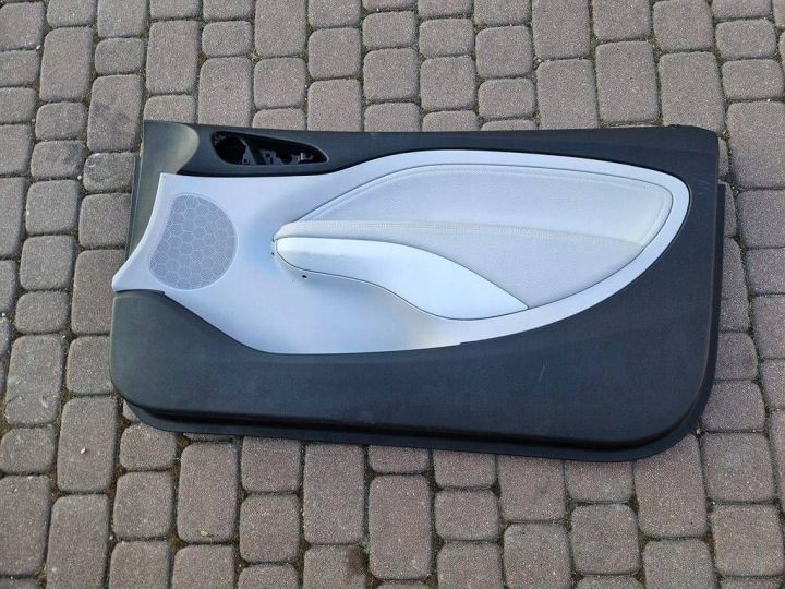 Обшивка двери передняя правой кожа Opel Adam 13390956, фото 1