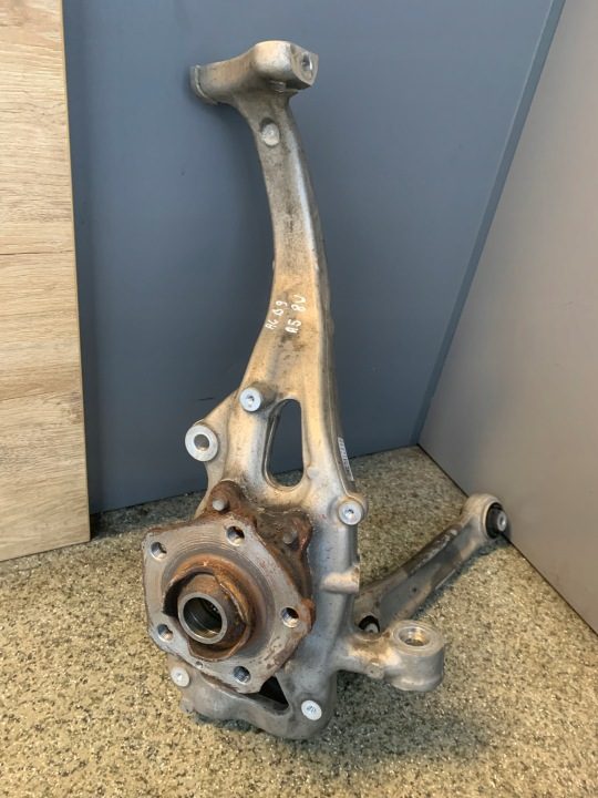 AUDI A4 B9 A5 8W ПОВОРОТНЫЙ КУЛАК ПРАВЫЙ ПЕРЕДНИЙ РЫЧАГ СТУПИЦА 8W0407560, фото 1