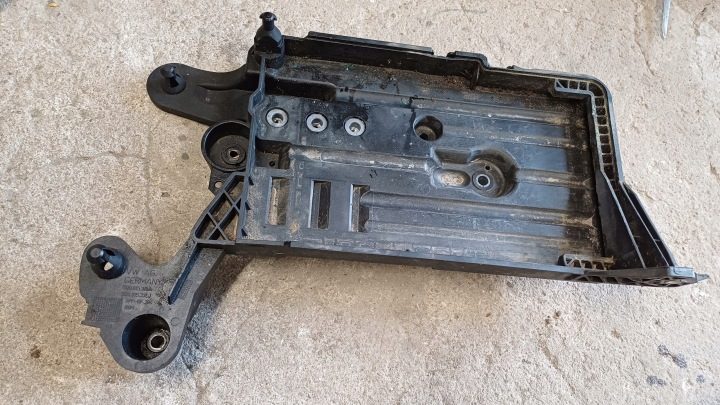 Seat Leon III площадка аккумулятора 5Q0915321, фото 1