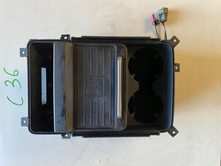 Audi Q5 II держатель под напитки зарядное устройство Idukcyjna 80A864981D 80A863004 22 г., фото 1