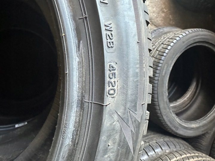 Шина зимняя Bridgestone Blizzak LM005 235/45R18 98 В сцепление на снегу (3PMSF), защита диска, усилитель (XL), фото 6