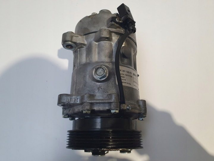 КОМПРЕССОР КОНДИЦИОНЕРА Seat Toledo II 1.6 16V насос 8FK351125, фото 3