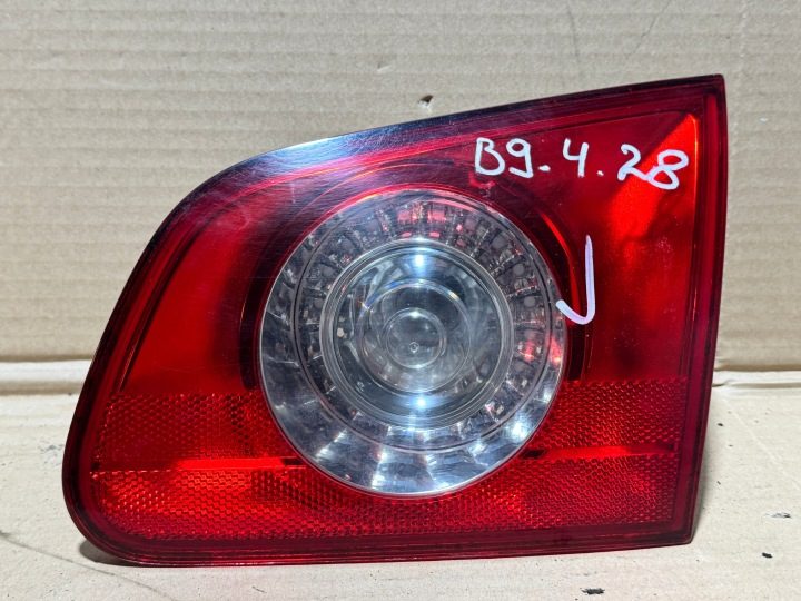 ФОНАРЬ ПРАВЫЙ ЗАДНИЙ В КРЫШКУ VW PASSAT B6 УНИВЕРСАЛ 3C9945094, фото 1