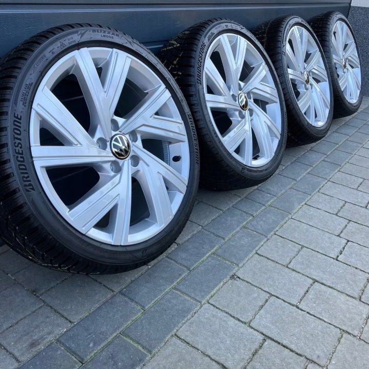 Комплект Колес Zimowych Volkswagen Golf VIII 18'' Bergamo 5H0601025AE, фото 1