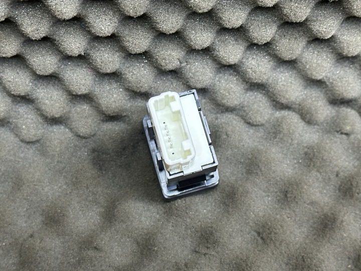8616A074 переключатель сигнализации Mitsubishi Outlander III, фото 2