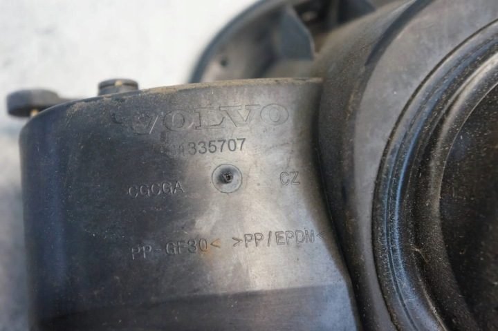 Лючок горловины бензобака крышка - Volvo S60 2 II (702-46) - 31335707, фото 5