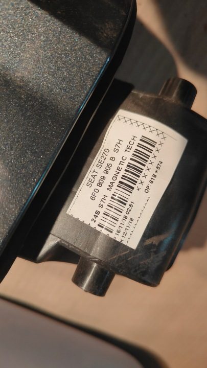 Seat Arona лючок горловины бензобака 6F9809905 6F0809905, фото 5