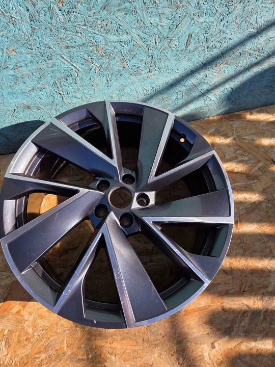 Литой диск Skoda OE 5LA601025DD 8.0" x 20" 5x112 ET 45, фото 1