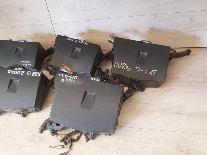 Toyota Auris I блок короб корпус блока предохранителей 2,0 d4d 2,2 d-CAT, фото 2