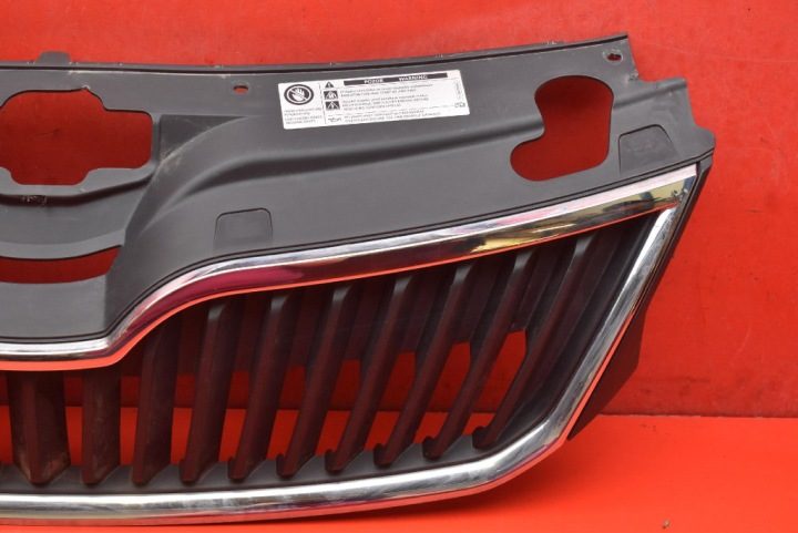 РЕШЕТКА РАДИАТОРА ЧЕРНАЯ ХРОМ 5JA853668 SKODA RAPID 1 I 12-17, фото 3