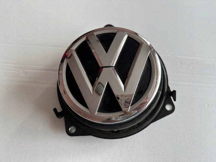 ЭМБЛЕМА КРЫШКИ ЗАДНЯЯ 510827469 VW GOLF VII PASSAT B8, фото 1