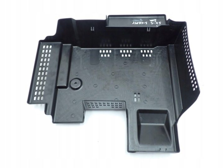 Крышка батареи аккумулятора 96761-57T0 Suzuki S-Cross II III 23 г., фото 2