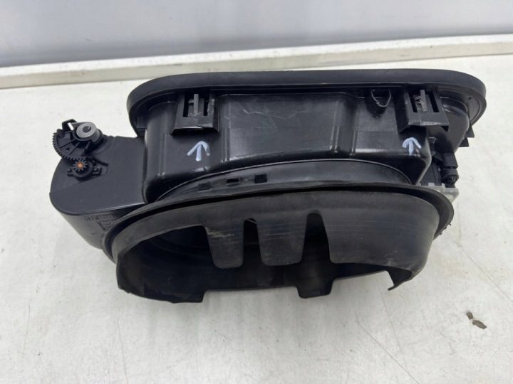 Лючок горловины бензобака BMW 5 G30 M5 F90 СЕДАН 17-20r. НЕ PRZEBITA 738793, фото 6