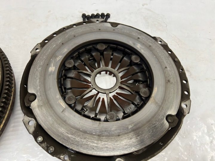 Комплект сцепления ДВУХМАССОВЫЙ МАХОВИК VW PASSAT B7 2.0L дизель 103 кВт CFF CFFB, фото 4