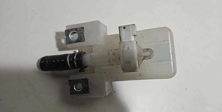 Бачок тормозной жидкости Nissan Leaf I (ZE0) DOT3BRAKE, фото 2