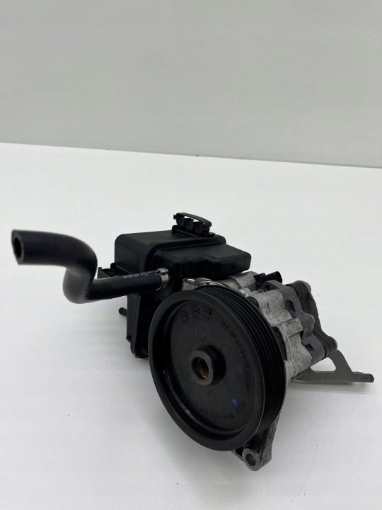 Mercedes-Benz W212 2.2 CDI 651 Насос гидроусилителя A0064664701, фото 1