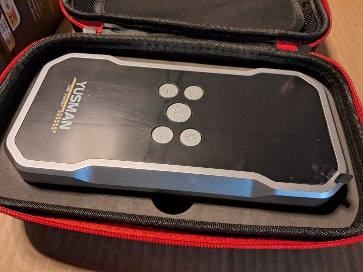 YUSMAN Повербанк С Функцией пуска И Kompresorem 6000A 150 PSI Фонарик LCD, фото 3