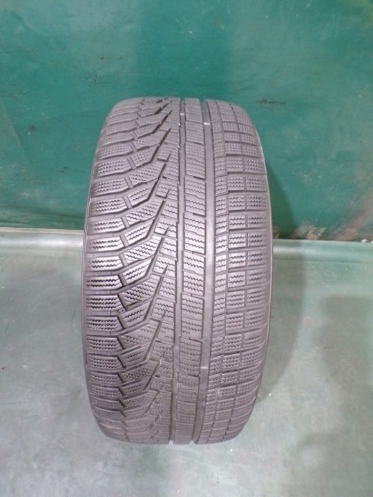 Шина зимняя Hankook Winter i*cept evo2 W320 245/45R18 100 В сцепление на снегу (3PMSF), усилитель (XL), фото 1