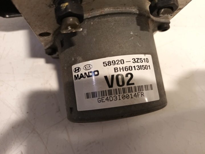 Hyundai i40 CW VFC 2011 - н.в. Насос ABS 589203Z510 G4FD, фото 4