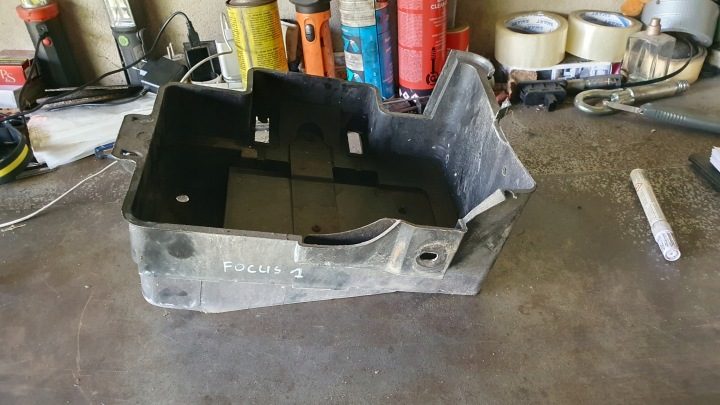 Ford Focus MK1 - площадка аккумулятора 98AB10723AD, фото 3