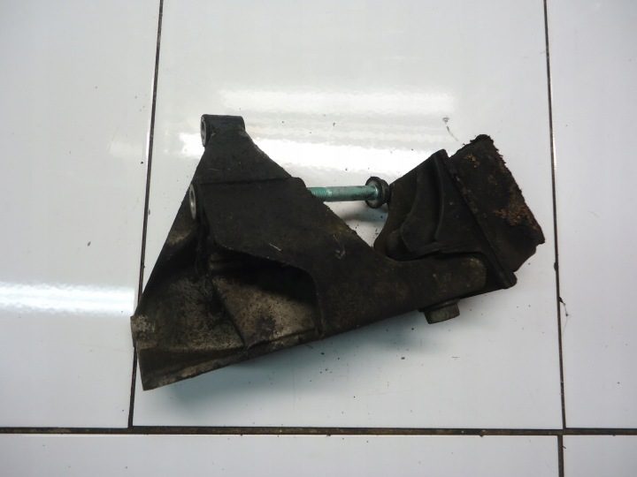 VW LT 35 2.5TDI кронштейн двигателя 074199308, фото 1