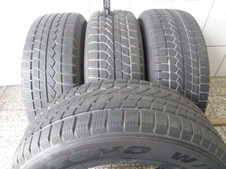 Шина зимняя Toyo Open Country W/T 235/65R17 104 H сцепление на снегу (3PMSF) + Toyo Open Country W/T 235/65R17 108 В (3PMSF), фото 2