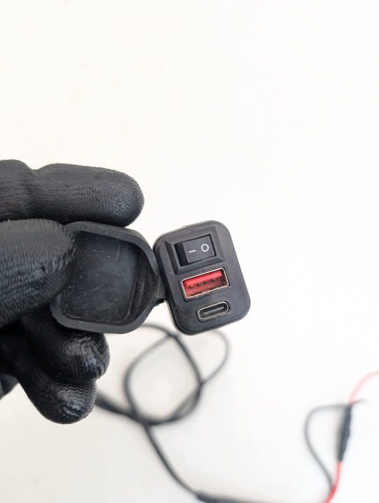 TRIUMPH TIGER 1050 ПОРТ USB C ГНЕЗДО, фото 1