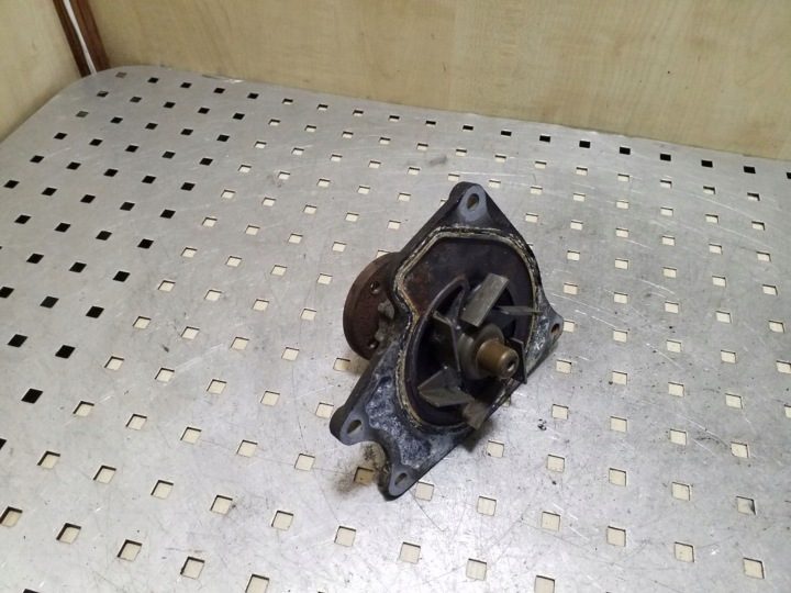 MITSUBISHI PAJERO ПОМПА, фото 1