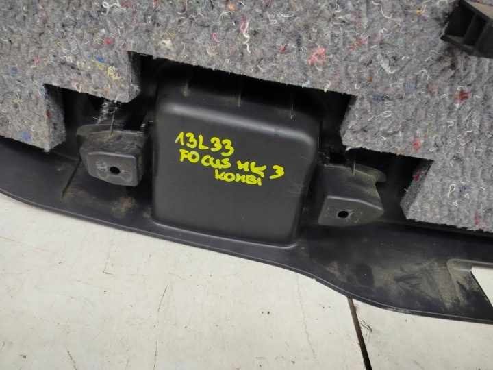 Ford Focus MK3 10 г.- обивка крышки багажника, фото 4