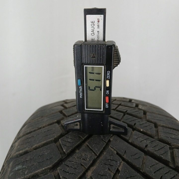 Шина зимняя Yokohama BluEarth*Winter V906 ВНЕДОРОЖНИК 205/55R16 91 H сцепление на снегу (3PMSF), фото 3