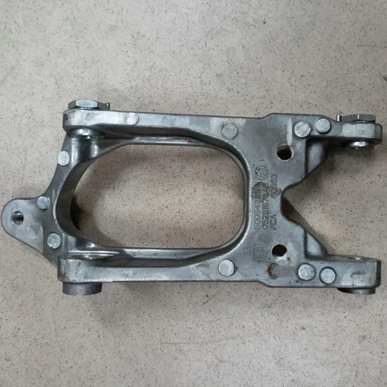 Кронштейн генератора JEEP WRANGLER JL 18+ 2.0 5281576AB, фото 2