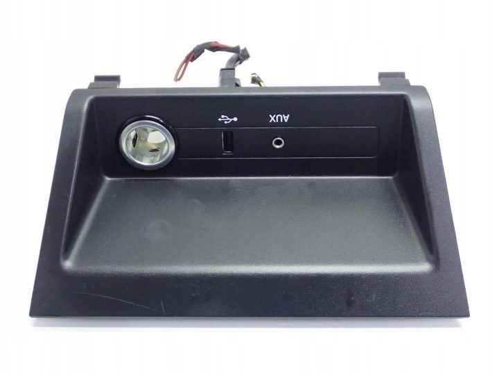 ГНЕЗДО ПОРТ USB AUX ЗАЩИТА ЕВРОПА 6V0857367A SKODA FABIA III 6V 15 г., фото 1