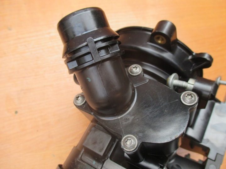 VW Audi 1.8 2.0 TFSI патрубок охлаждения корпус Terostatu помпа 06L121111H, фото 7
