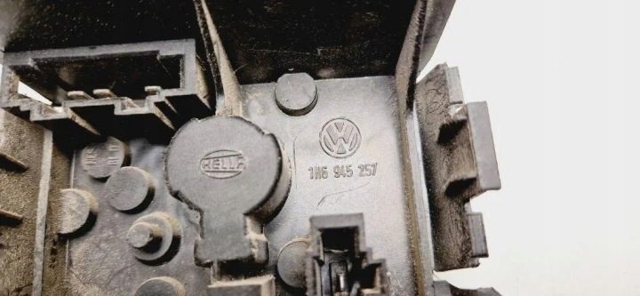 Контакты заднего фонаря VW GOLF III (1H1) 1H6945257 1.9L дизель 66 кВт 1996, фото 6