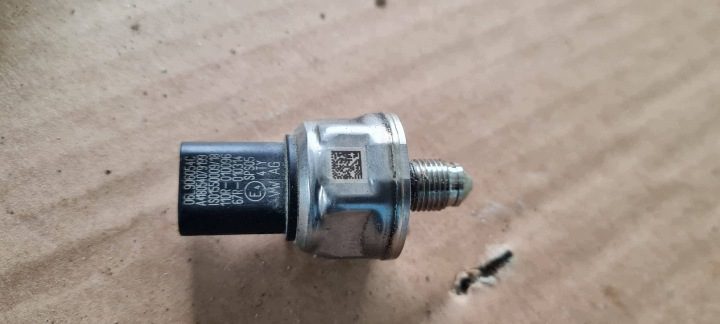 SQ5 80A датчик давления топлива 3.0 TFSI 06L906054C S5 8W S4 B9 A6 C8 4K, фото 1