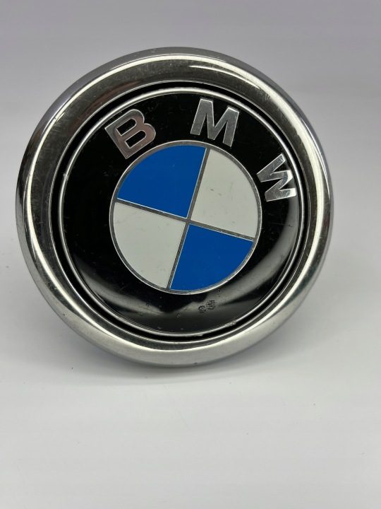 BMW F20 F21 ЗНАЧОК ЗАМОК ЭМБЛЕМА ОТКРЫВАНИЕ КРЫШКИ БАГАЖНИКА 7248535, фото 2