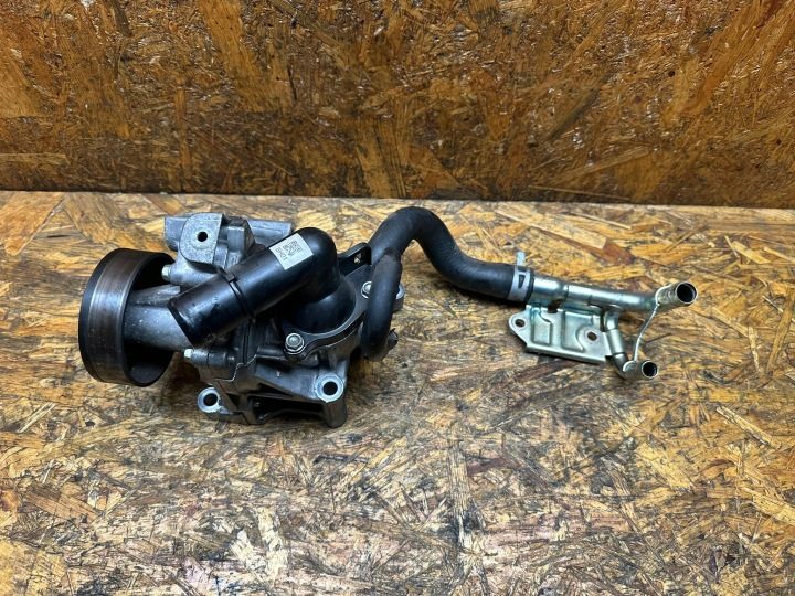 Помпа Mazda 2.2 дизель SH01 SH01 151H0, фото 1