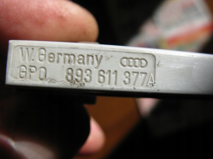 893611377A ДАТЧИК УРОВНЯ ТОРМОЗНОЙ ЖИДКОСТИ AUDI B3 B4 A4 B5 VW PASSAT B5, фото 3