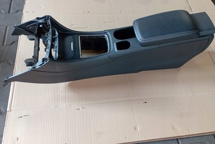 MERCEDES W204 РЕСТАЙЛИНГ ЦЕНТРАЛЬНЫЙ ТОННЕЛЬ EU ПЕПЕЛЬНИЦА, фото 5