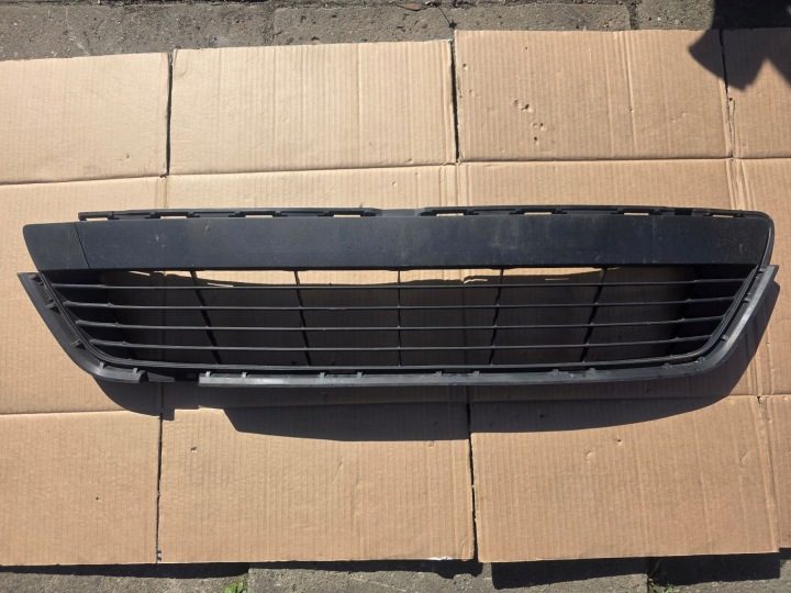 РЕШЕТКА РАДИАТОРА TOYOTA YARIS III 53112-0D210, фото 1