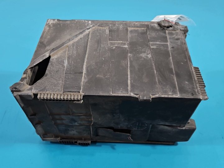 Кожух аккумулятора основание Peugeot Partner II 1.6 HDI 9663615380, фото 2